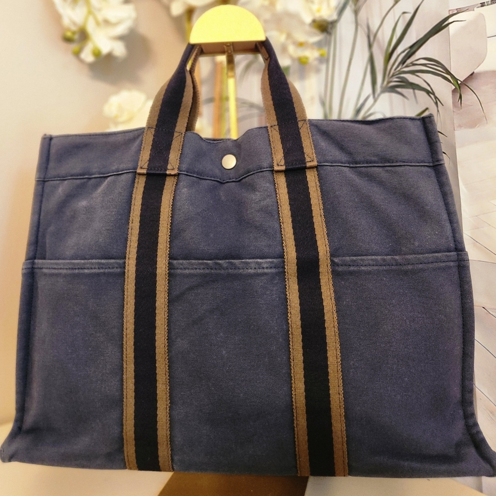 Hermes Large Paris Fourre Tote In Navy. - Picture 3 of 15